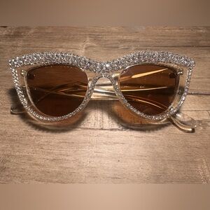 Woman’s cat eyes rhinestone bling sparkle sunglasses